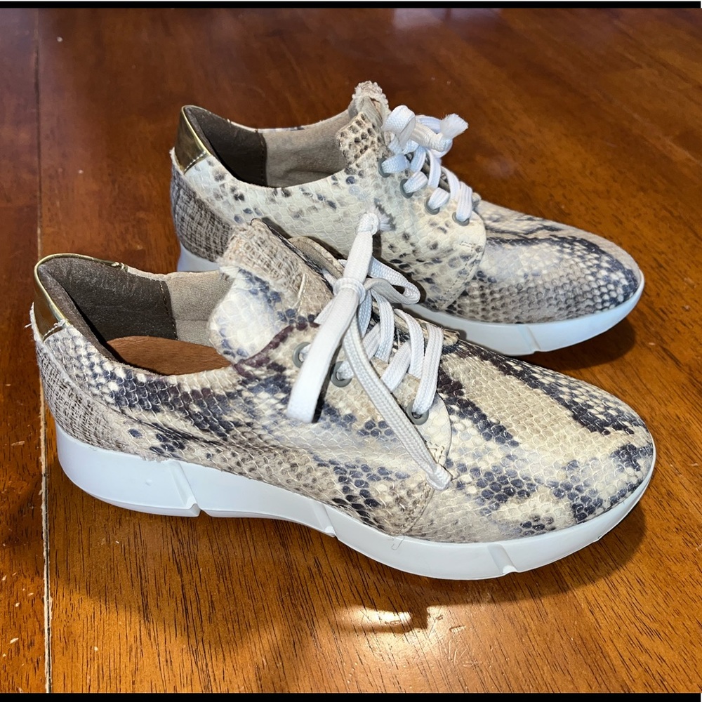 Feets You Snake Skinned Patterned Shoes